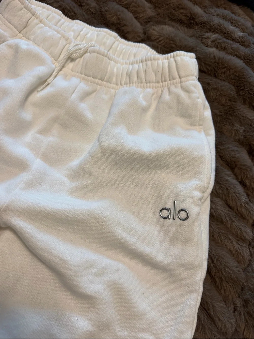 Alo Accolade Sweats in Ivory